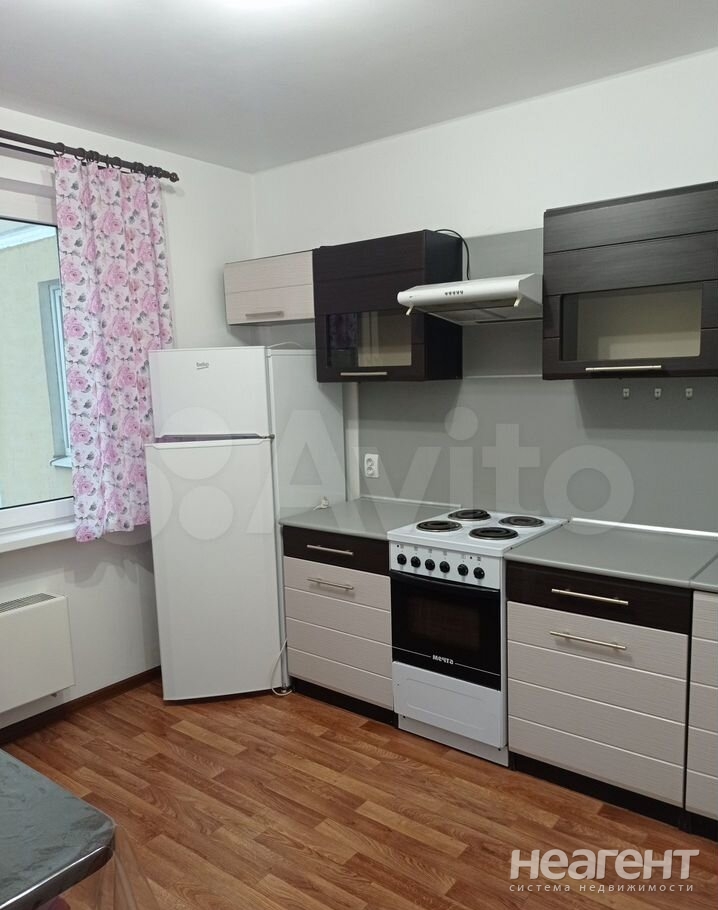 Сдается 1-комнатная квартира, 42 м²