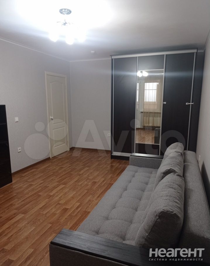 Сдается 1-комнатная квартира, 42 м²