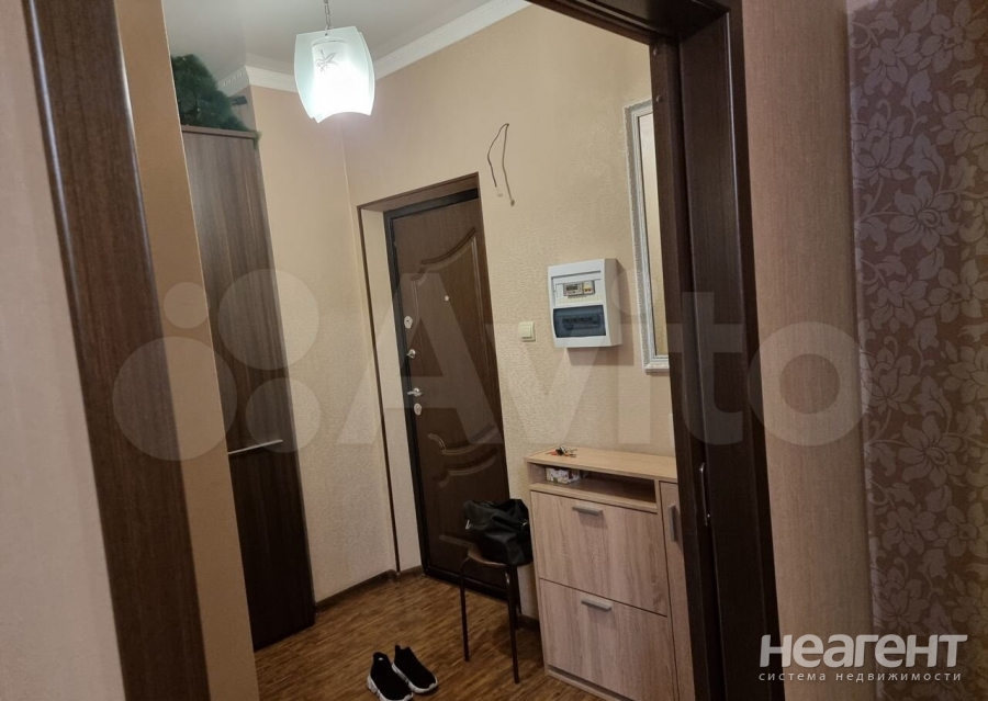 Сдается 1-комнатная квартира, 42 м²