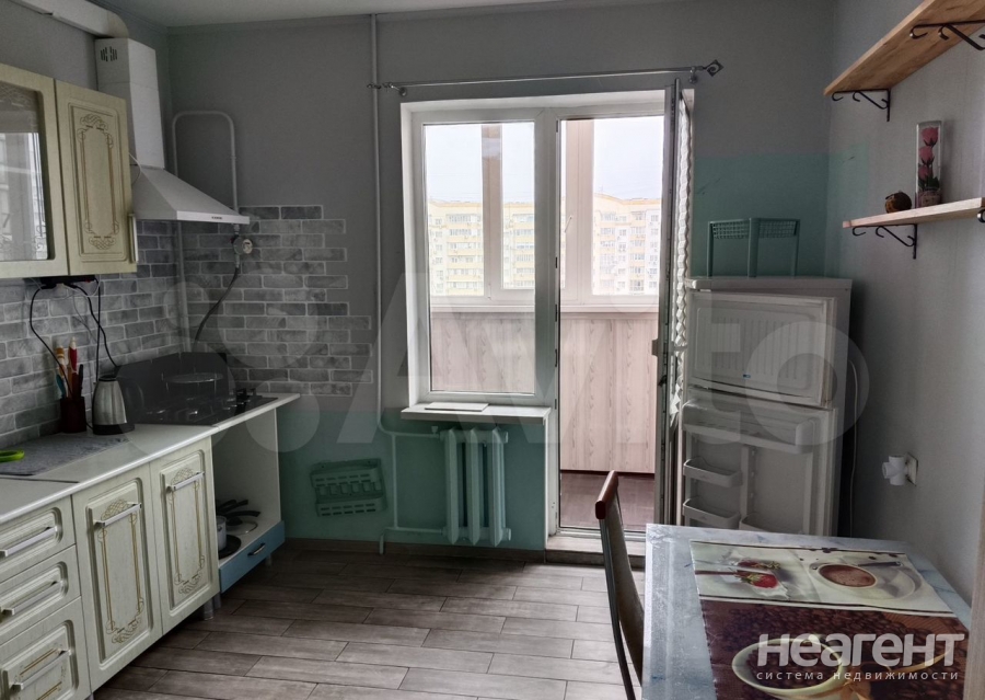 Сдается 1-комнатная квартира, 51 м²