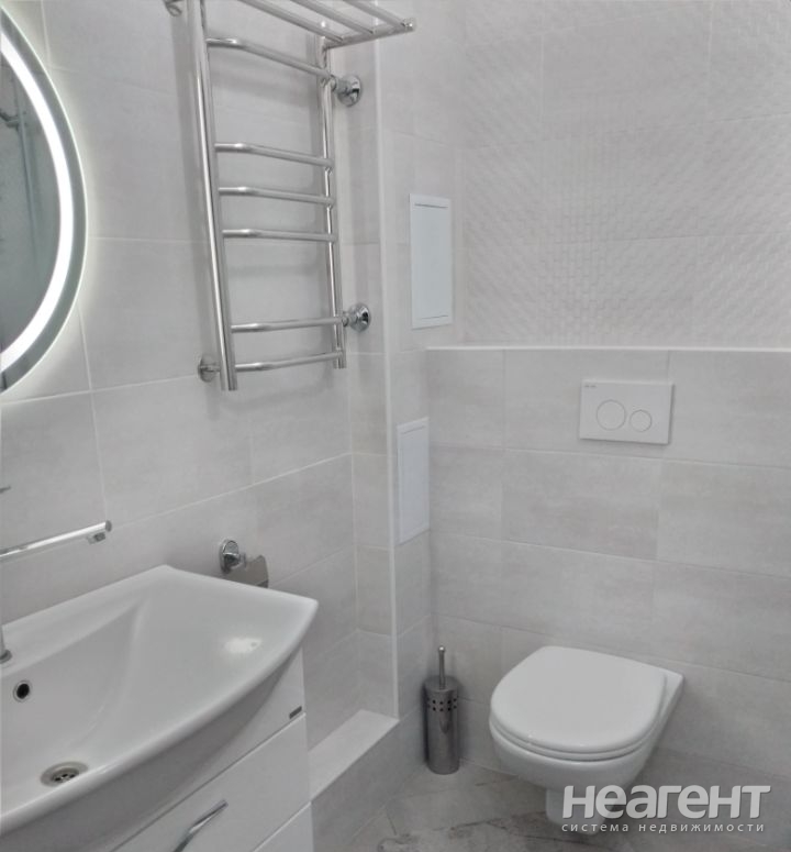 Продается 1-комнатная квартира, 42 м²