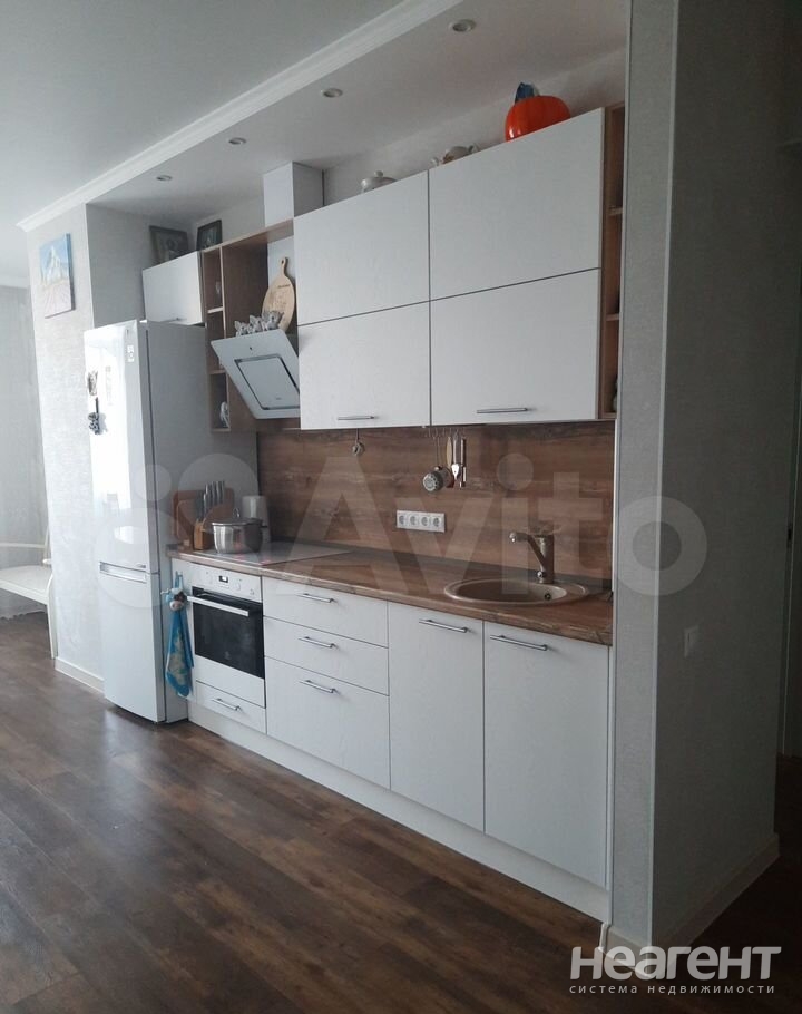 Продается 2-х комнатная квартира, 104 м²