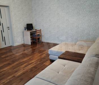 Продается 2-х комнатная квартира, 104 м²