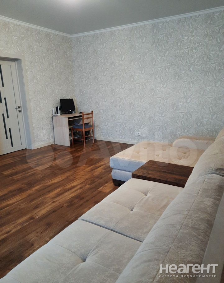 Продается 2-х комнатная квартира, 104 м²