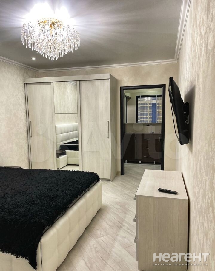 Сдается 1-комнатная квартира, 55 м²