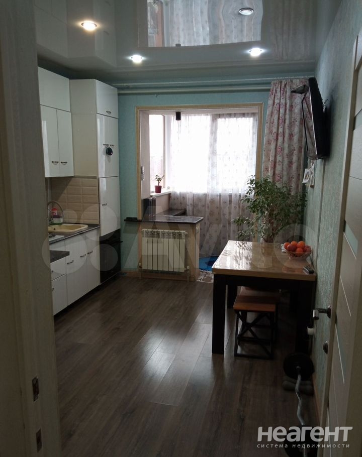 Продается 1-комнатная квартира, 43 м²