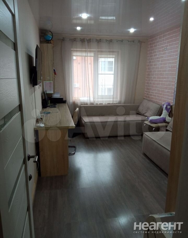 Продается 1-комнатная квартира, 43 м²