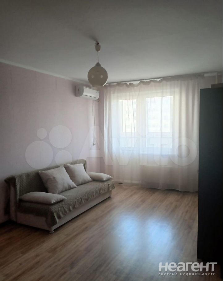 Продается 1-комнатная квартира, 38 м²