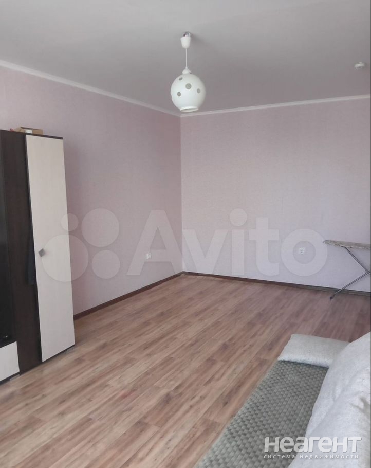 Продается 1-комнатная квартира, 38 м²