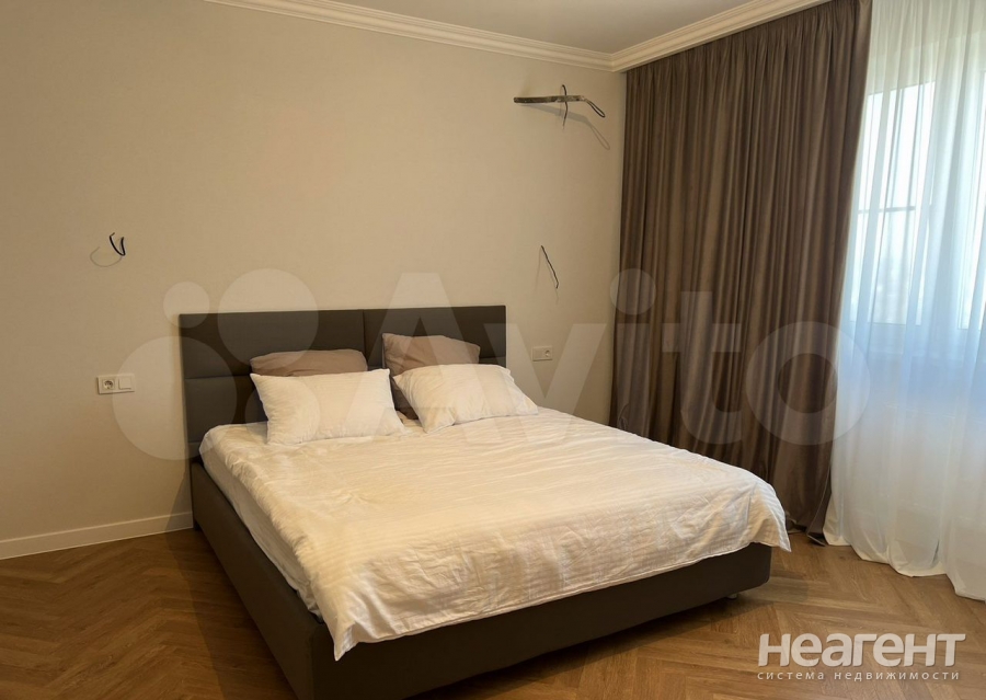 Продается 1-комнатная квартира, 56 м²