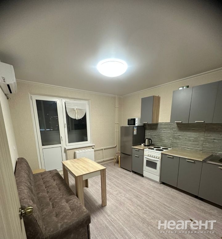 Сдается 2-х комнатная квартира, 59,8 м²