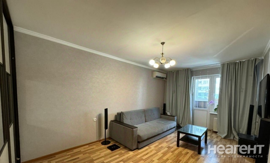 Продается 1-комнатная квартира, 39 м²