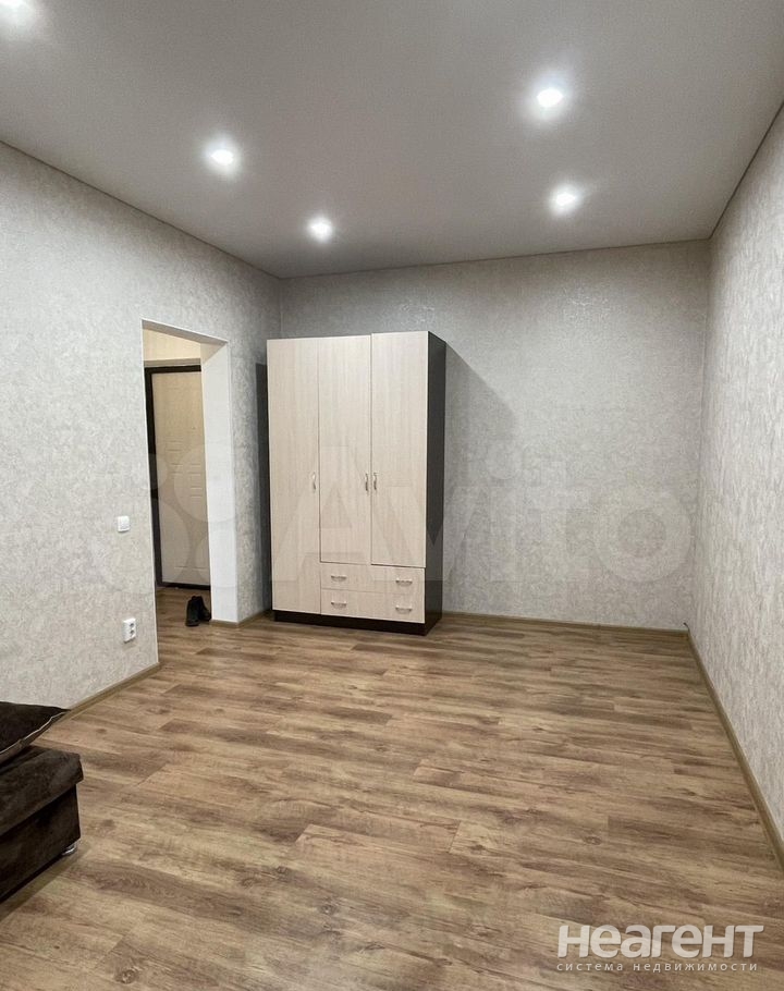 Продается 1-комнатная квартира, 32,9 м²