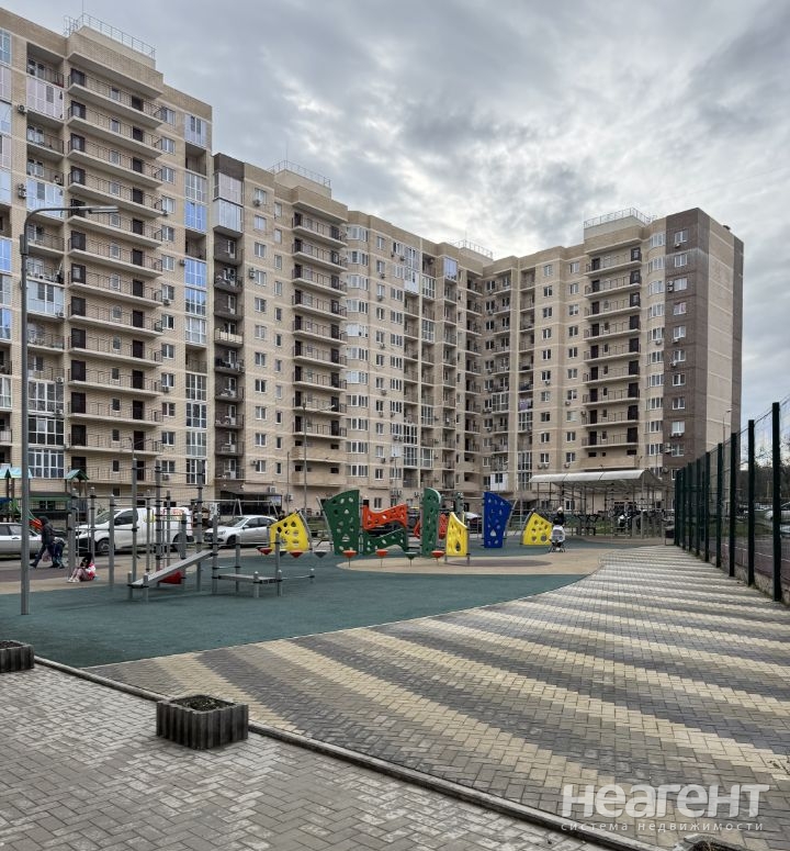 Продается 1-комнатная квартира, 47,7 м²