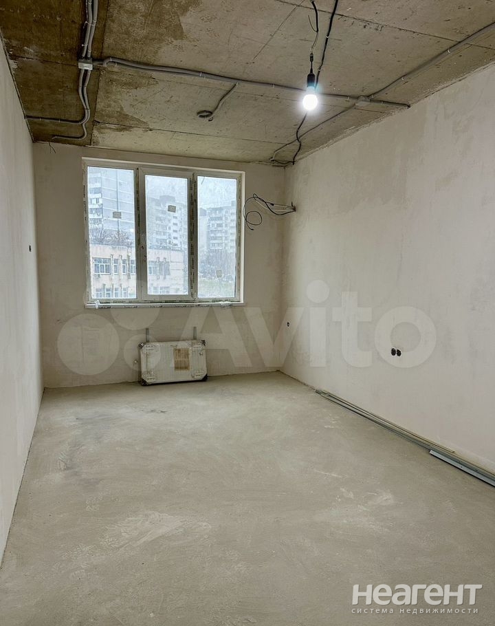 Продается 1-комнатная квартира, 42,9 м²