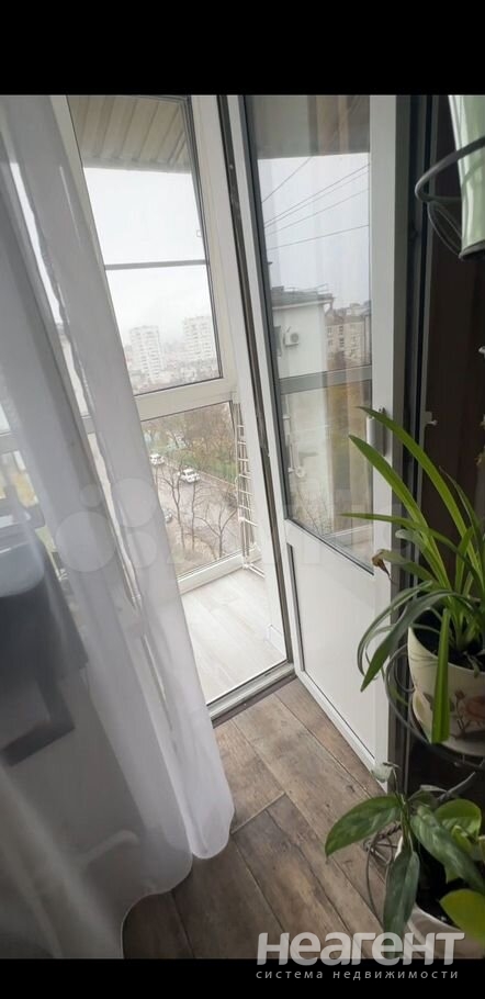 Продается 1-комнатная квартира, 32 м²