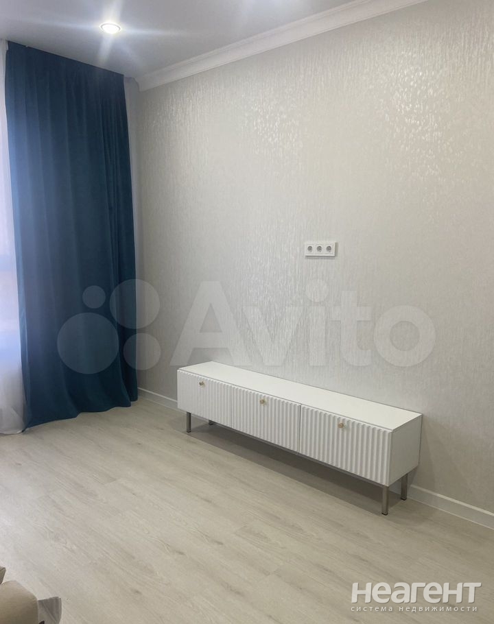 Сдается 1-комнатная квартира, 37 м²