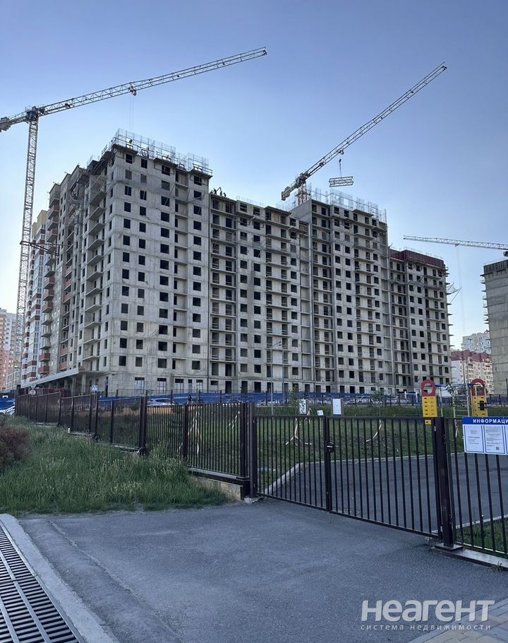 Продается 1-комнатная квартира, 38 м²