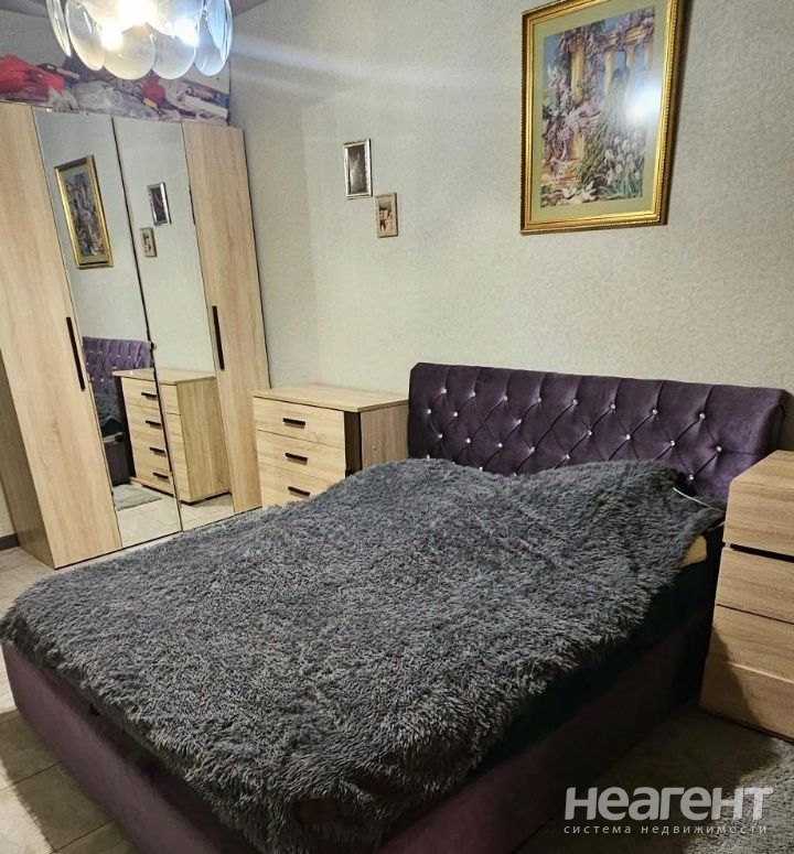 Продается 1-комнатная квартира, 40 м²