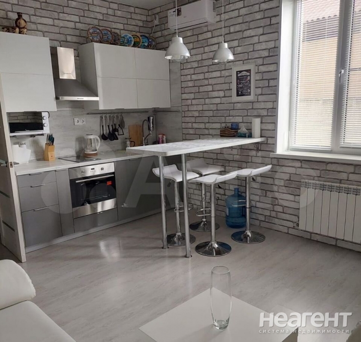 Сдается 1-комнатная квартира, 38 м²