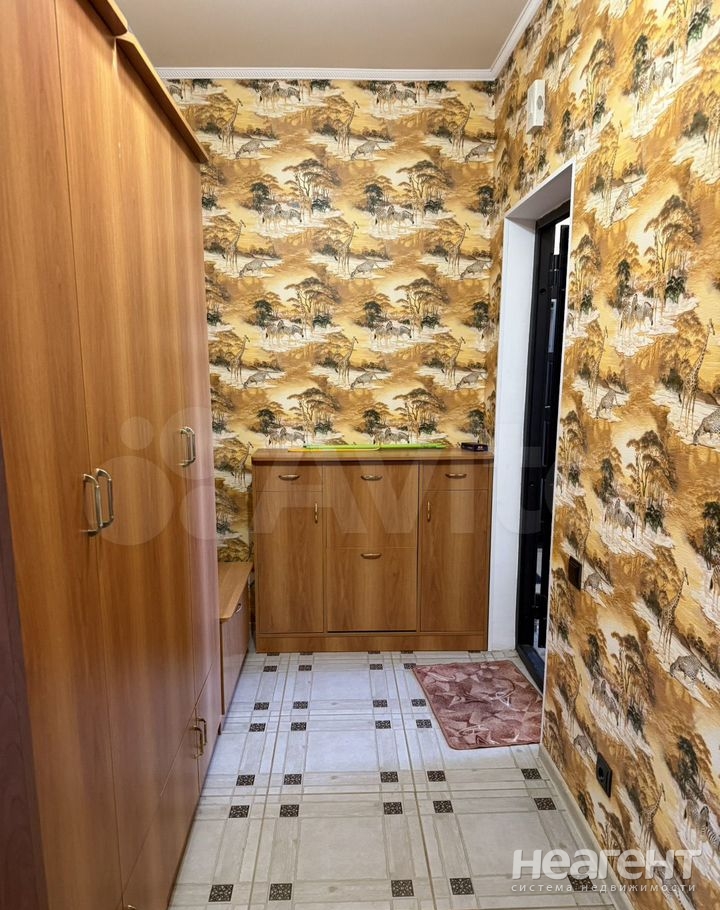 Продается 1-комнатная квартира, 43 м²