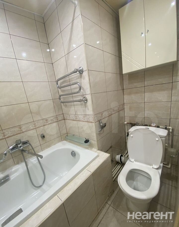 Сдается 2-х комнатная квартира, 64 м²