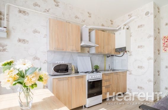 Сдается 1-комнатная квартира, 42 м²