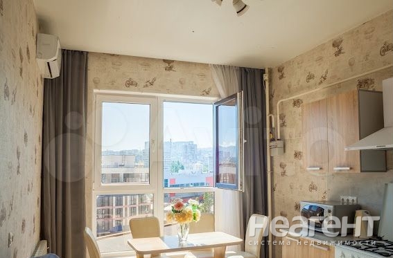 Сдается 1-комнатная квартира, 42 м²