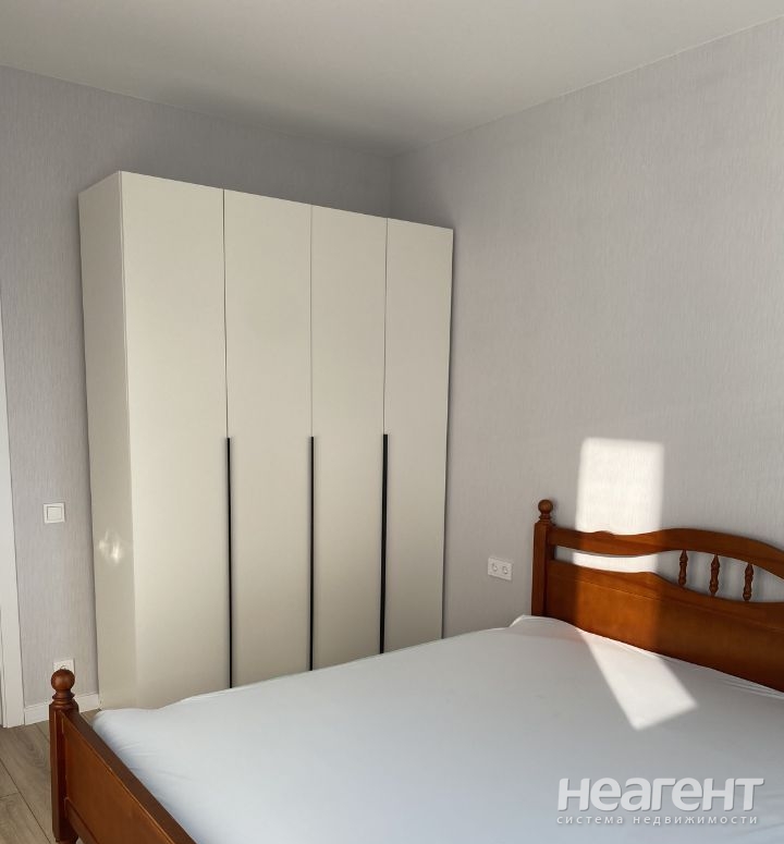 Сдается 1-комнатная квартира, 37 м²