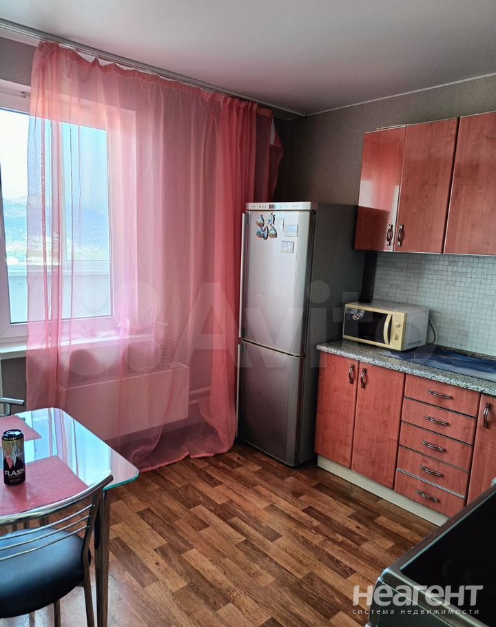 Продается 1-комнатная квартира, 41,9 м²