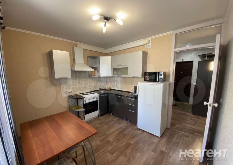 Сдается 1-комнатная квартира, 38 м²