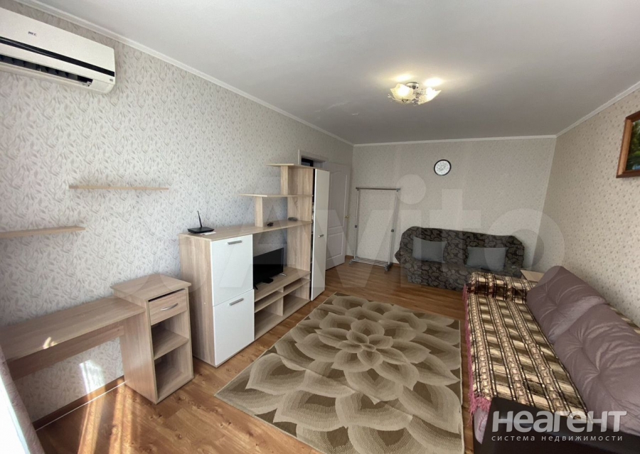 Сдается 1-комнатная квартира, 38 м²