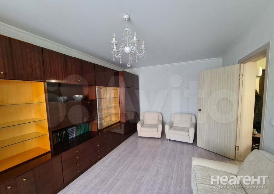 Сдается 1-комнатная квартира, 38 м²