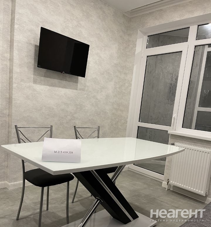 Сдается 1-комнатная квартира, 40 м²