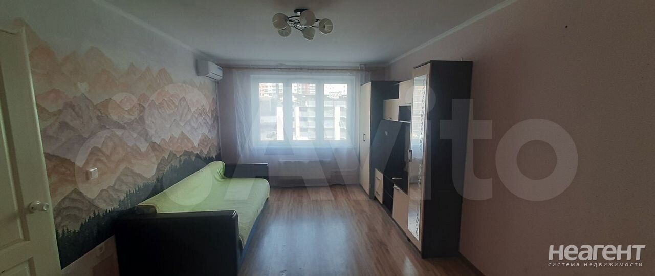 Сдается 1-комнатная квартира, 43 м²