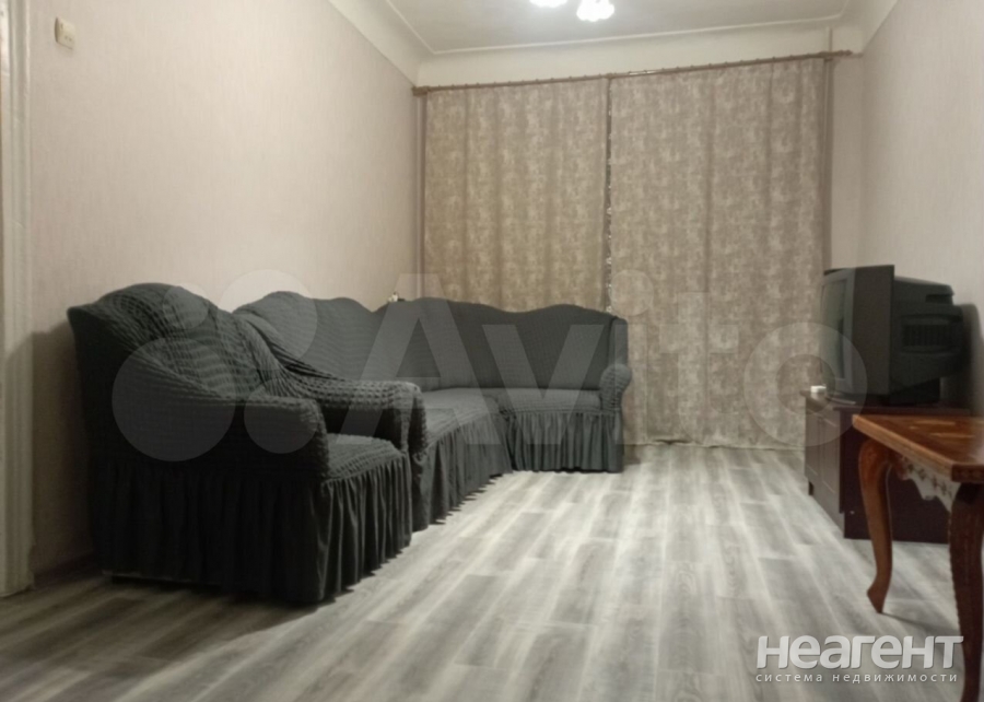 Сдается 1-комнатная квартира, 42 м²