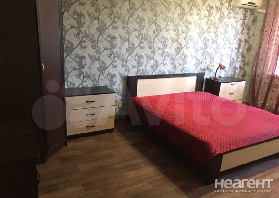 Сдается 1-комнатная квартира, 40 м²