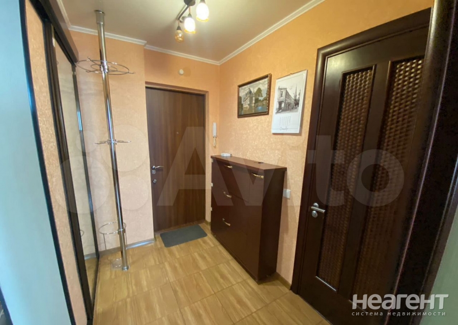 Сдается 1-комнатная квартира, 38 м²