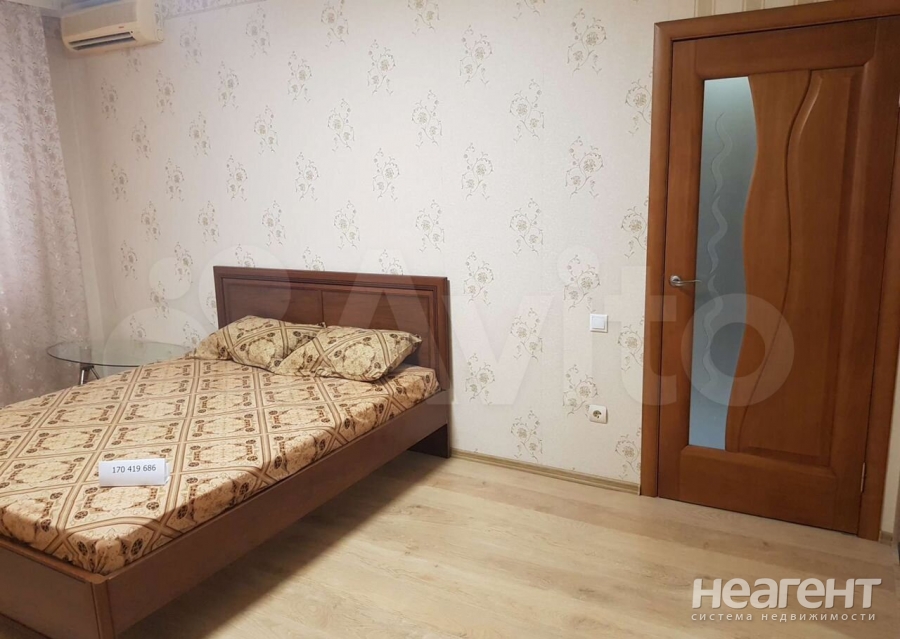 Сдается 1-комнатная квартира, 38 м²