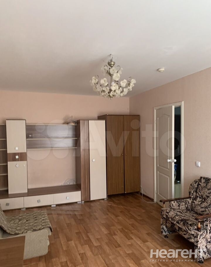 Сдается 1-комнатная квартира, 37 м²