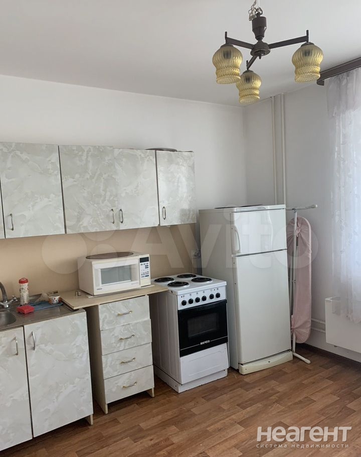 Сдается 1-комнатная квартира, 37 м²