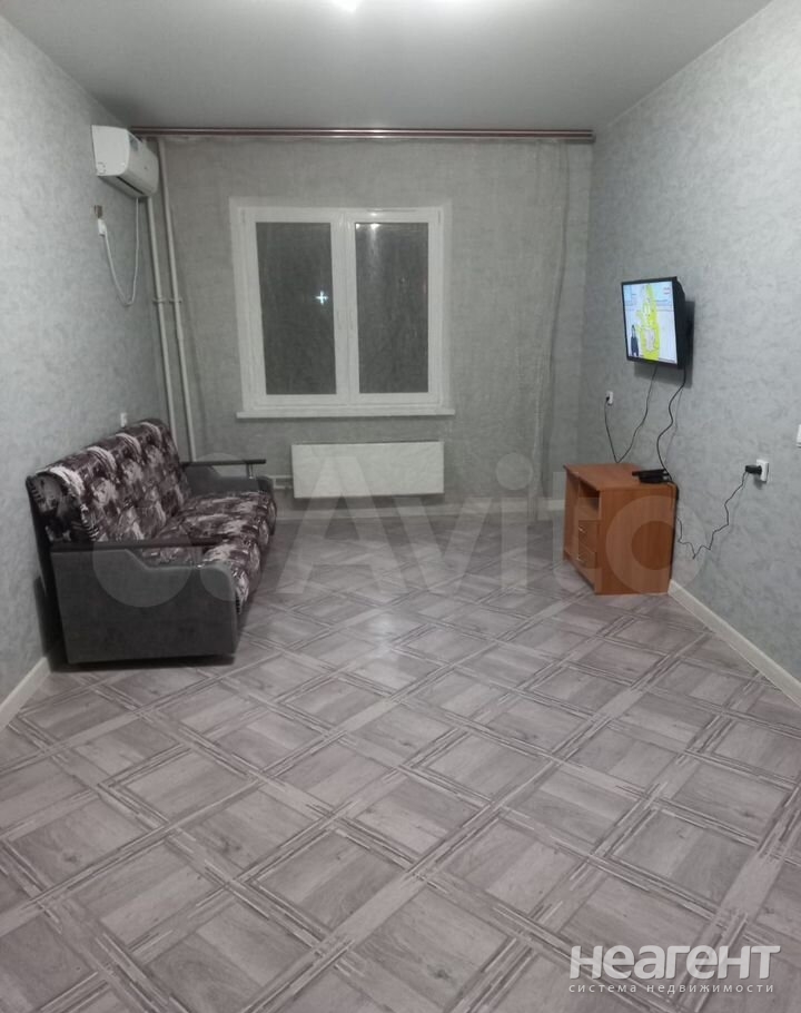 Сдается 1-комнатная квартира, 39 м²