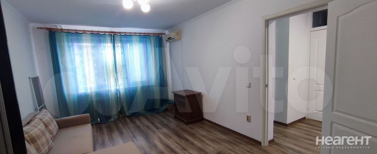 Продается 1-комнатная квартира, 37,4 м²