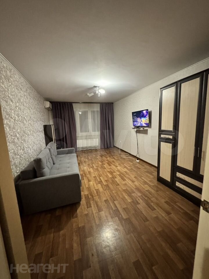 Сдается 2-х комнатная квартира, 72 м²