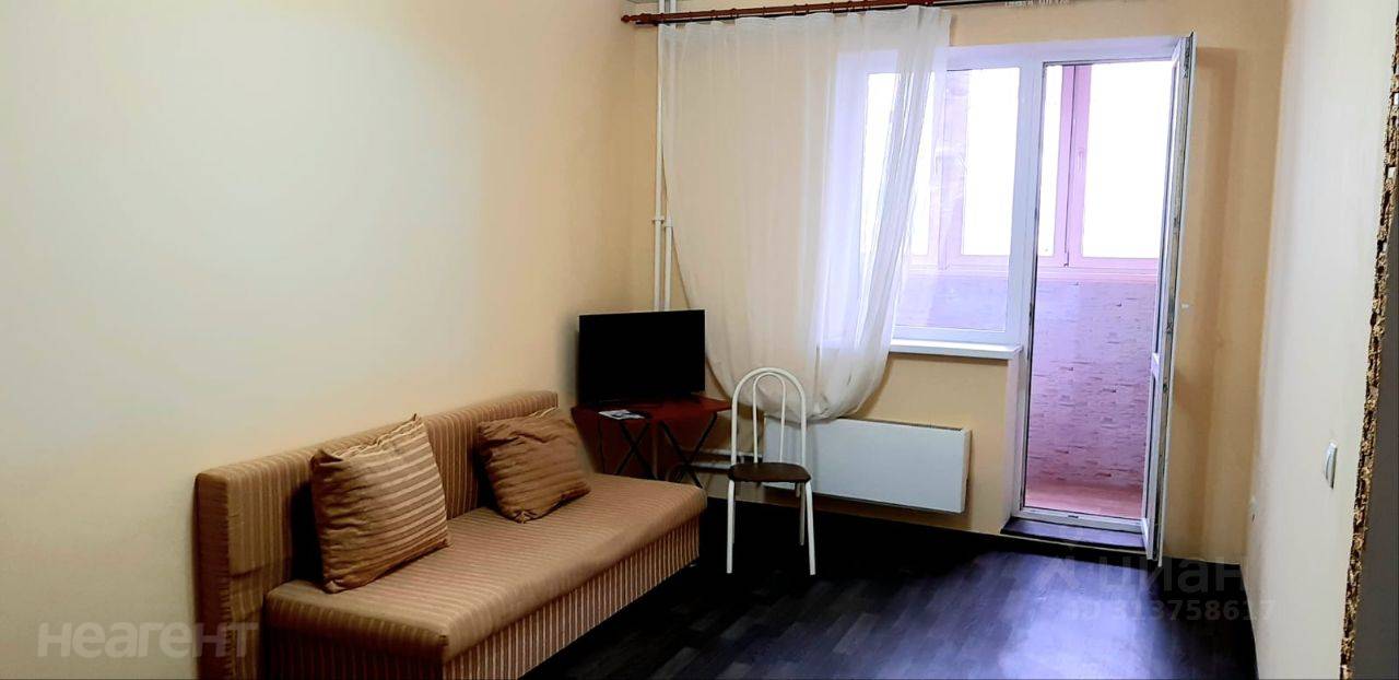 Продается 1-комнатная квартира, 38 м²