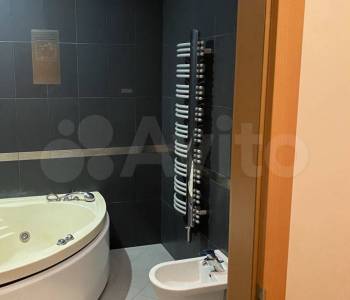 Продается Многокомнатная квартира, 142 м²