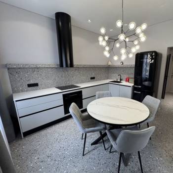 Продается 1-комнатная квартира, 45 м²