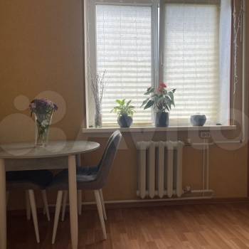 Продается 1-комнатная квартира, 38 м²