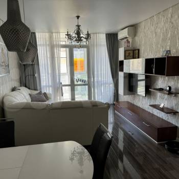 Продается 1-комнатная квартира, 67 м²