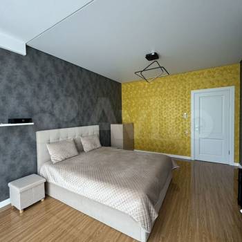 Продается 1-комнатная квартира, 67 м²